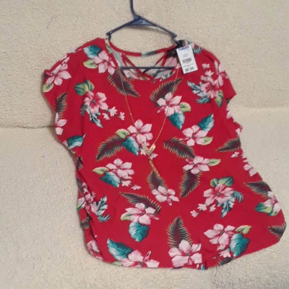 New beautiful summer top